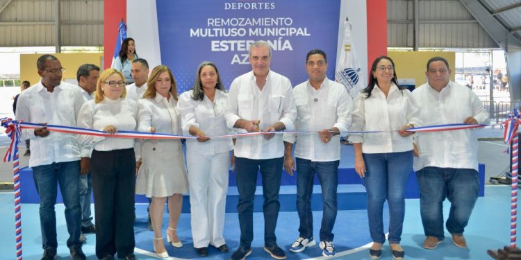 Abinader entrega multiuso