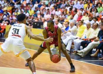 JUAN MIGUEL SUERO DEFENDIDO POR JHERY MATOS