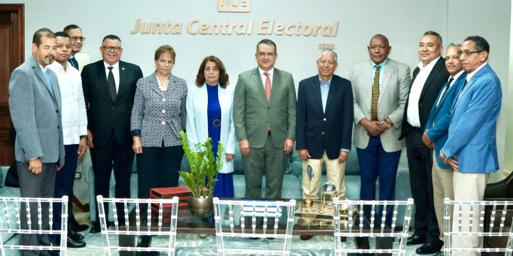 PRD pide sanciones a dirigentes del PRM