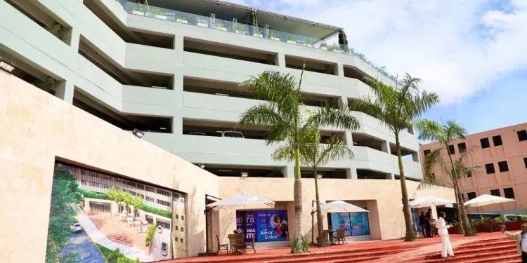 Parqueo Plaza Colonial