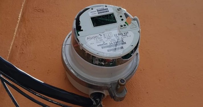 Medidor eléctrico destruido