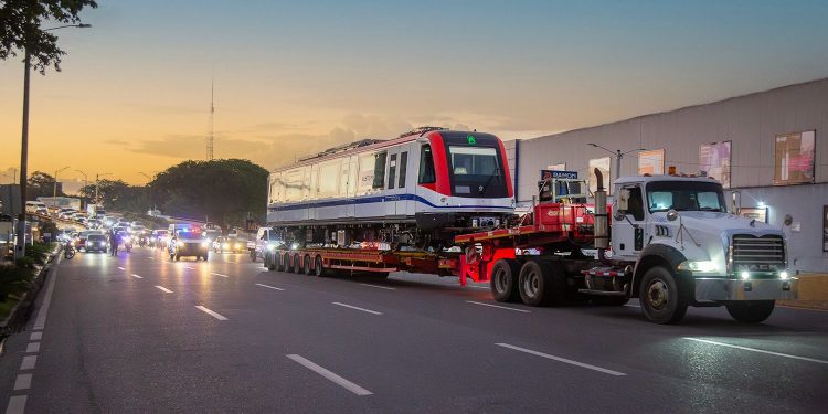 llegan vagones del Metro de Santo Domingo