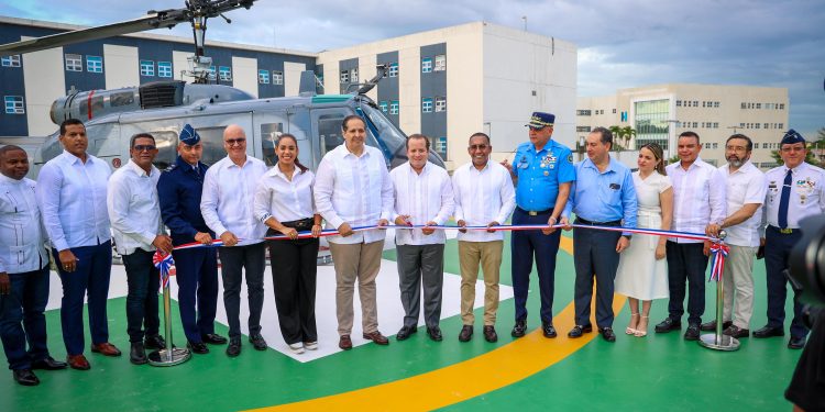 Autoridades en el Ney Arias Lora
