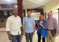 El ministro de Cultura, Roberto Ángel Salcedo, junto a los directivos de la FCA, Jacqueline y José Serulle Ramia. (1)