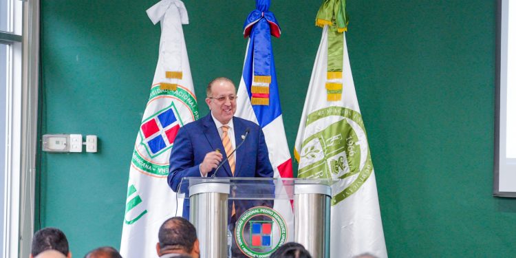 El ministro de Hacienda y Economía, Magín Díaz.