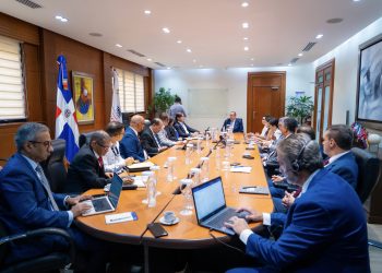 Misión del FMI visita el Ministerio de Hacienda y Economía