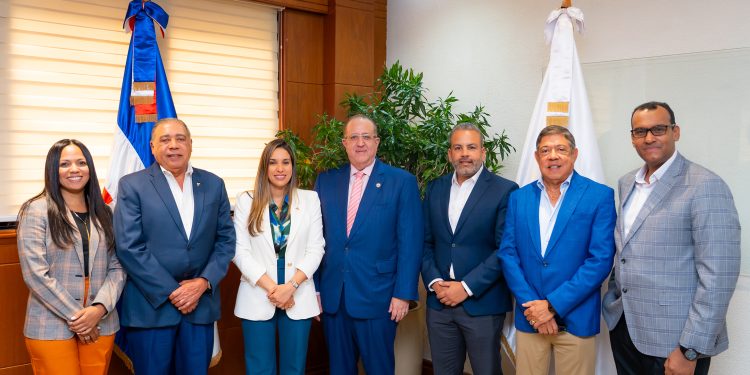 Reunión con miembros de ACOPROVI