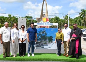 David Collado deja iniciadas varias obras en el entorno de la Basílica de Higüey