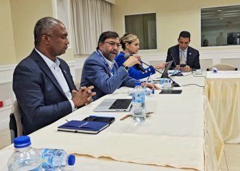 Foto 1. Reunion en el Senado