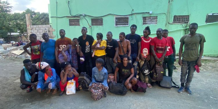 Haitianos detenidos en Valverde