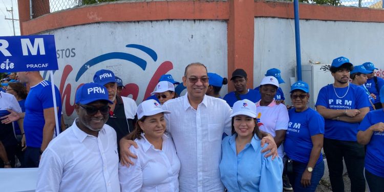 Dirigentes del PRM Hipólito Béltre, Deligne Ascención, Francisca Jaque y Shade Medina