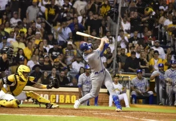Hayden Senger disparo jonron yu doble empujador en triunfo del Liceyu 8 7 sobre Aguilas 25.11.25 360x240