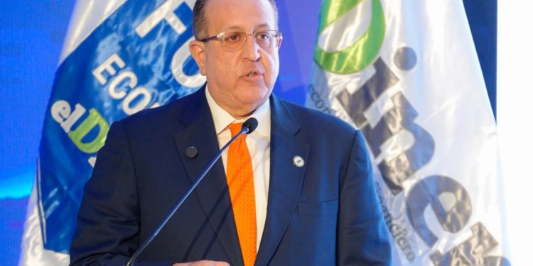 Magín Díaz, ministro de Hacienda y Economía