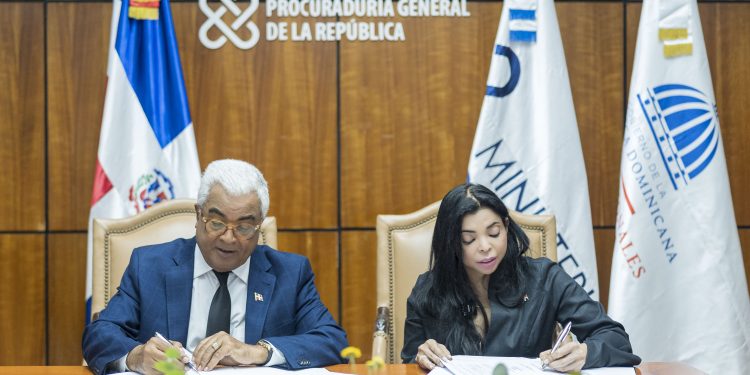 PGR firma acuerdo CEA JPG