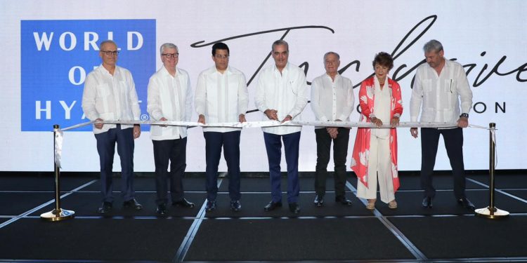 Abinader y David Collado en miche