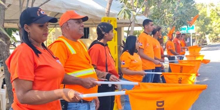 Defensa Civil despliega voluntarios