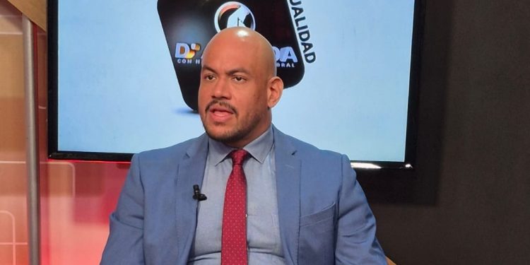 El virólogo Robert Paulino