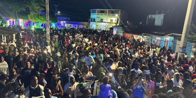 Marino Castellano y publico