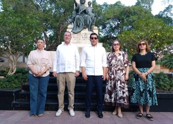 Olivia Gómez, directora Turismo Cultural MITUR; Juan Manuel Martín de Oliva, presidente del Clúster Turístico de Santo Domingo; David Collado, ministro de Turismo