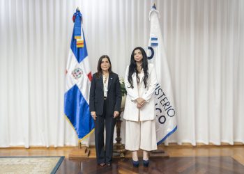 PGR recibe embajadora de USA