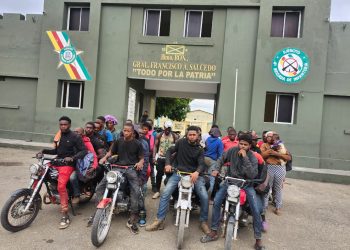 Dominicanos trasladan haitianos ilegales