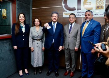 Leonel y nueva cedula