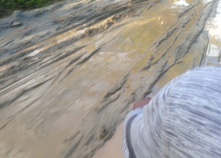 calle colapsada en San Cristóbal