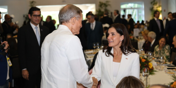 leah campos y roberto alvarez