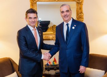 Abinader y director comercial de EEUU