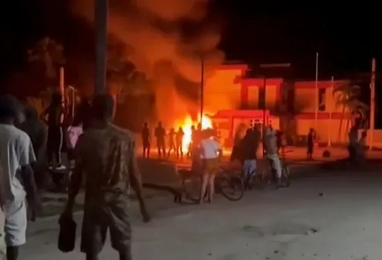 INCENDIO EN CUBA