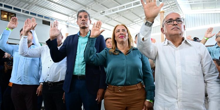 Leonel juramenta a PRM