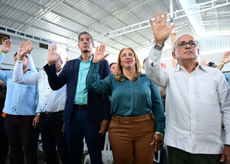 Leonel juramenta a PRM