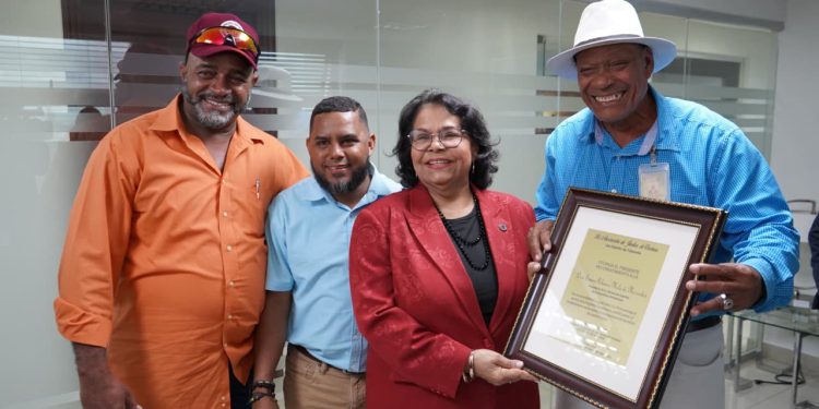 Presidenta CCRD reconocimiento