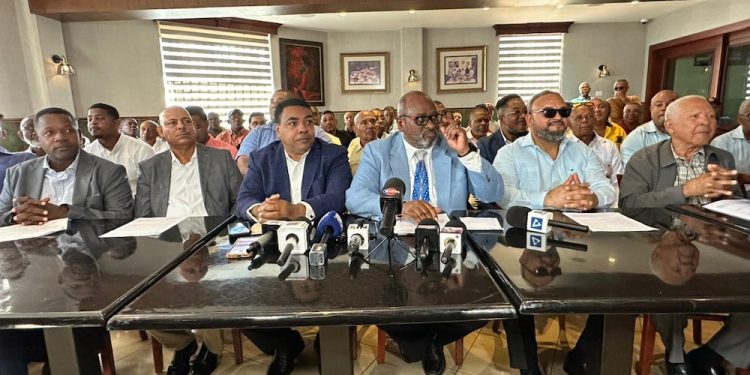 Santiago Samora vocero de transportistas anuncian que mantendrán tarifas pese al alza de combustibles