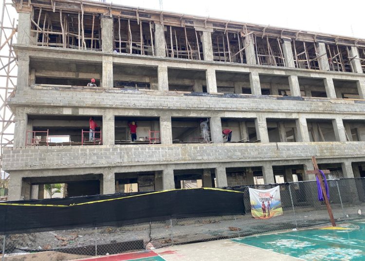 Construcción pabellón secundaria del Centro Educativo Crito Rey