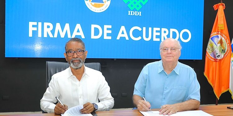 Defensa Civil y IDDI unen esfuerzos por comunidades más resilientes