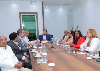 Diputados y comerciantes froterizos
