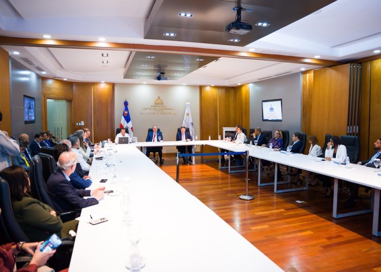 Gobierno sostiene diálogo con representantes de sectores empresariales para acuerdo conjunto frente a crisis en Irán