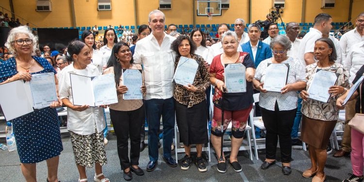 Abinader y doñas