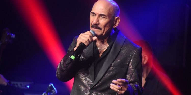Charlie Aponte cantó por casi dos horas