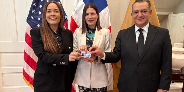 JCE y embajadora RD en EEUU