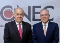 Pedro Urrutia, director de la DGII y Ernesto Martínez, presidente de la Onec