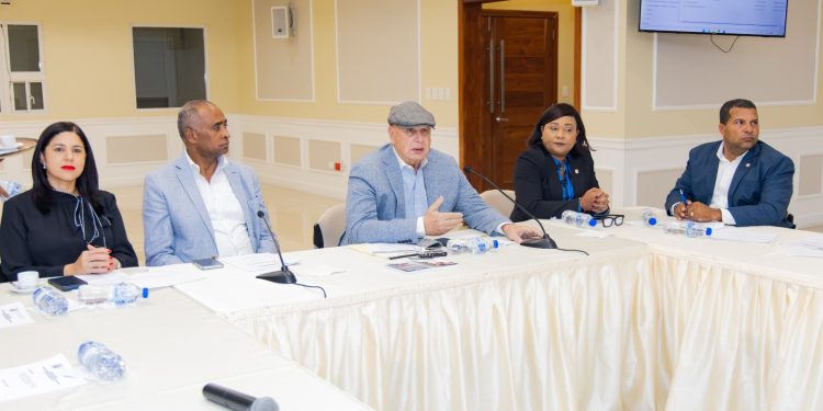 Senado escuchan a funcionarios SNS