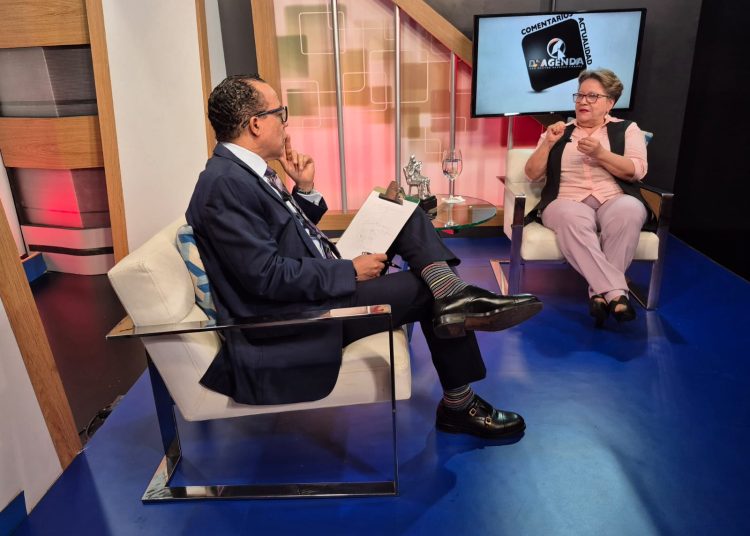 directora Gloria Ceballo