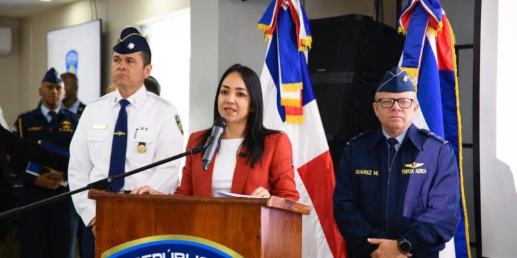 faride y jefe policia