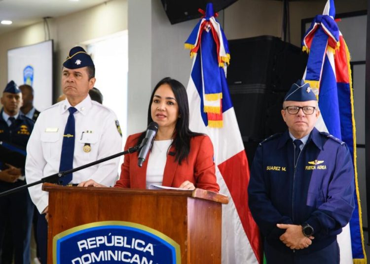 faride y jefe policia
