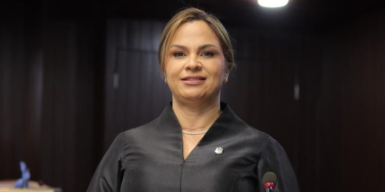 Diputada Shirley