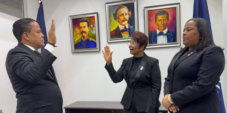 MP Juramenta fiscal titular interino de Monseñor Nouel
