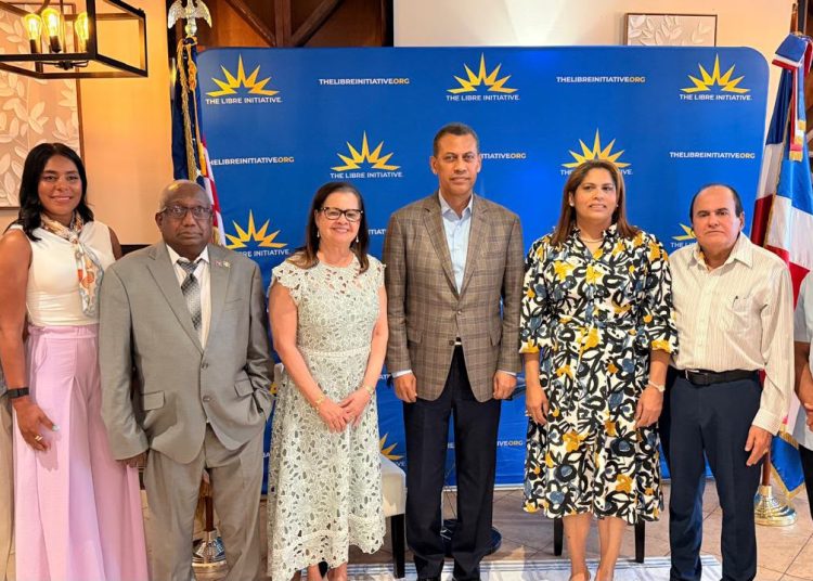 Guido Gómez Mazara se reúne con diáspora dominicana en Filadelfia.