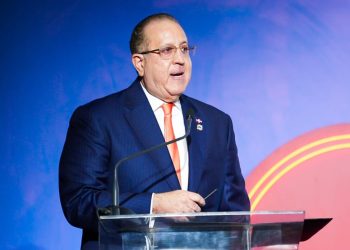 Magín Díaz participa como orador principal en el Almuerzo AMCHAMDR